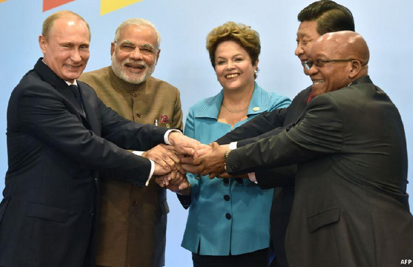 docdhawad's tweet photo. Hum sub jab mil jayenge, ek naya itihas banayenge #BRICS @PMOIndia http://t.co/IJdXpX28Rh