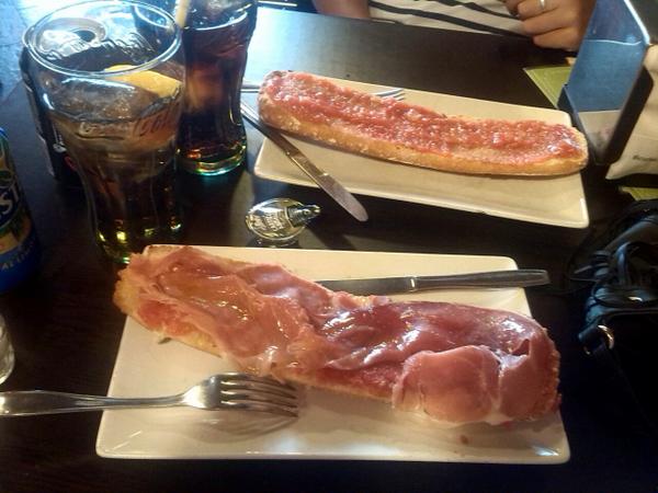 teresama90's tweet photo. Reponiendo fuerzas!! @Aurmanja_96 http://t.co/WRdJ31Jeeh