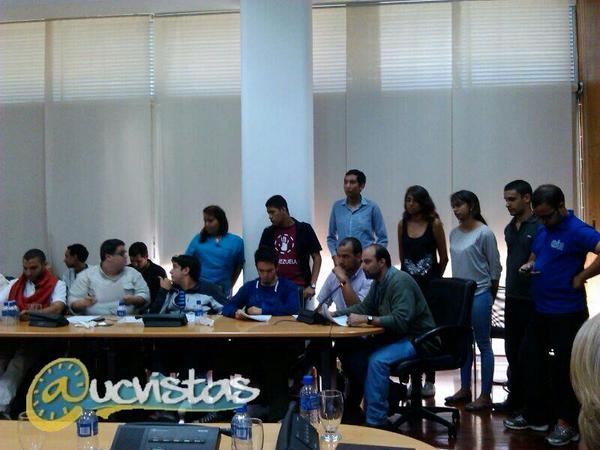 UCVISTAS's tweet photo. Más del CU #16JL representación estudiantil exigió se realicen las elecciones estudiantiles este año. http://t.co/7ZPuix5aa9