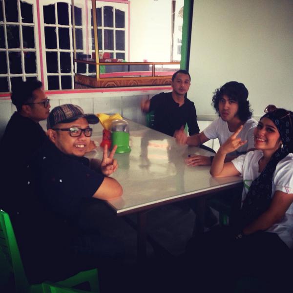 maisyarantikaMC's tweet photo. @nidji ,godjob http://t.co/WJBHJwndDr