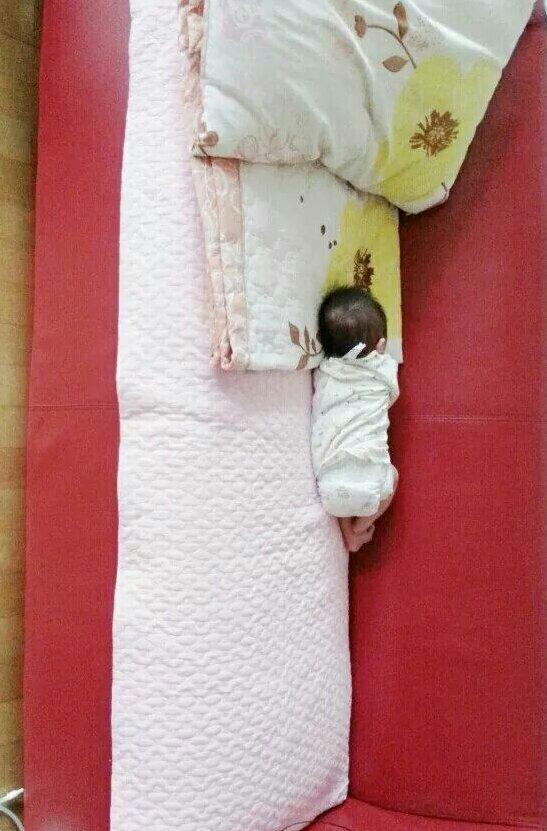 87PJM's tweet photo. 우리 아가, 너무 귀엽다~~ 쇼파에서 자는거 봐요~~ㅋㅋㅋㅋ 누가 한달도 안된 앤줄 알겠어ㅋㅋㅋ http://t.co/vMGgTRdR0o