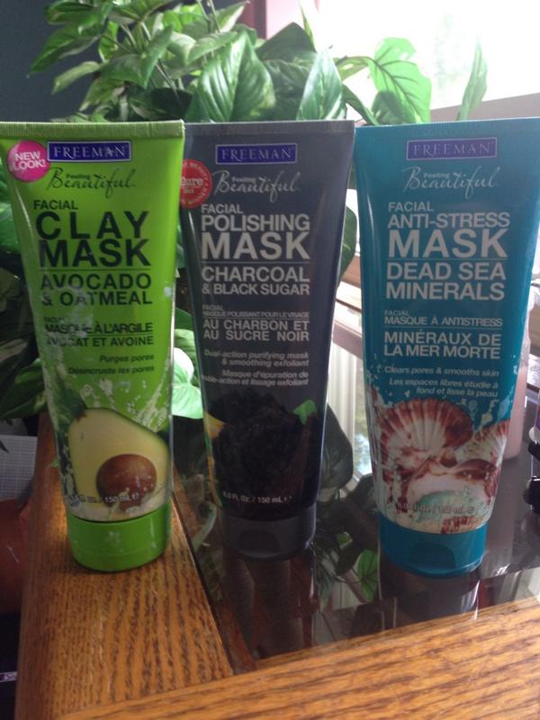 CharlyeMeuser's tweet photo. You could say I have a little obsession ๐ #facemasklove http://t.co/CbjYEuHphf