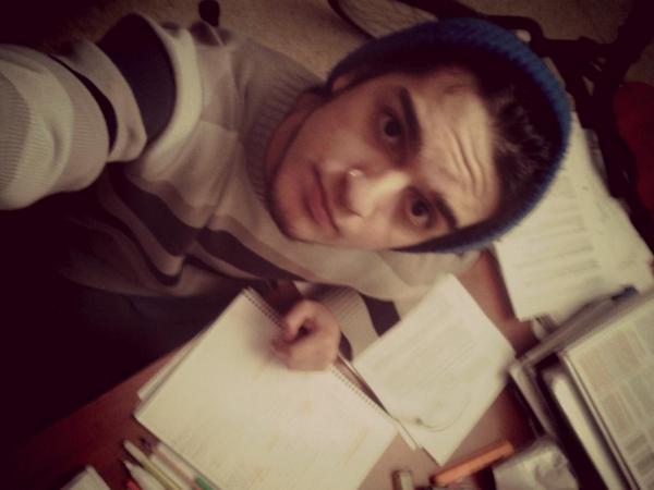 UlisesMcBrideOk's tweet image. De temprano estudiando. #PreFinal