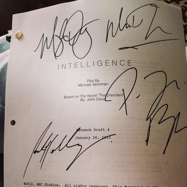 Intelligence81's tweet image. Hi! I'm back! Sorry, I was traveling around Europe but... Look what I found!....  @IntelligenceHQ #JoshHolloway