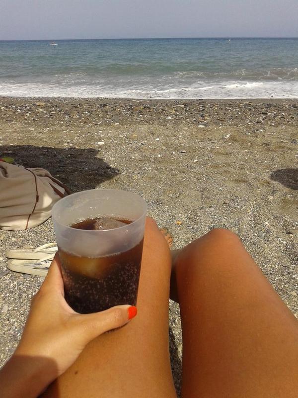 laurita_lgr's tweet photo. Que bien sienta siempre un buen barcelo fresquito http://t.co/5c8srkBCU2