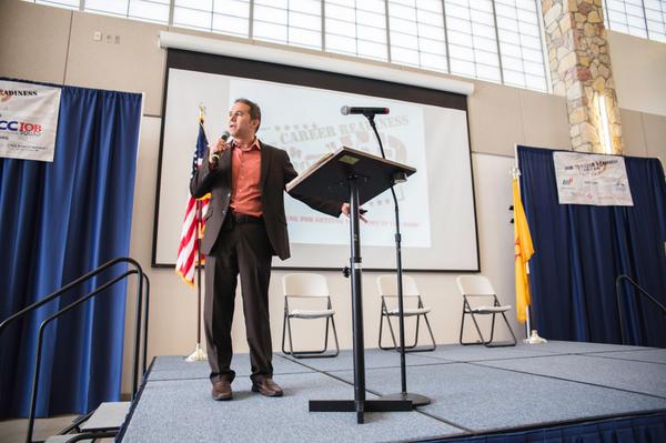 JobtoCareer's tweet image. Davin Lopez of @MVEDA_org opens up the day by thanking the Bootcamp attendees!  #1000Jobs #LasCruces #NewMexico