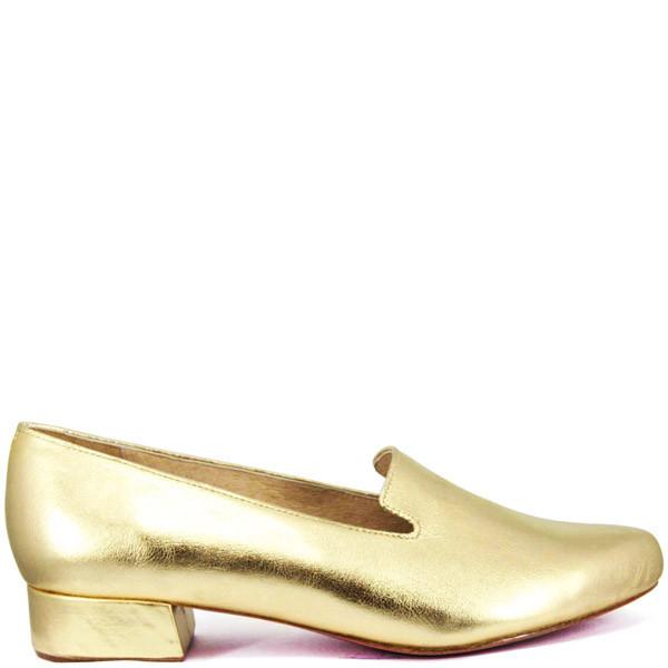 JOTIHA74's tweet photo. Perched on a heel or flat, open or closed, peps or sobriety ...  @PringParis http://t.co/tXA57iVZgh