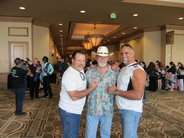 WorldClassBook's tweet photo. Ref-turned-author James Beard with former #VonErich ringman Bill Colville &amp; former #WCCW star Al Perez #Coastalmania http://t.co/xUC1J3fYHd