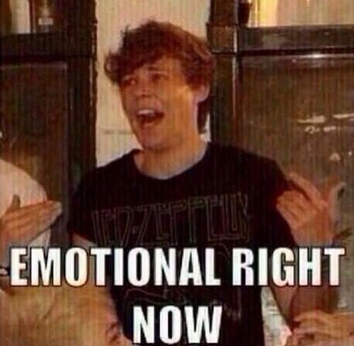 hemmingsbbs's tweet photo. Ashton finally tweeted #ASHTONSBACK #ashtonsbackfollowparty http://t.co/HH0LLJ3JZ4