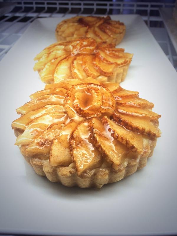 MeringueCakes's tweet photo. French Apple Tart #bmore #baltimore #desserts #pastries #foodporn http://t.co/VYK2K2gFsT