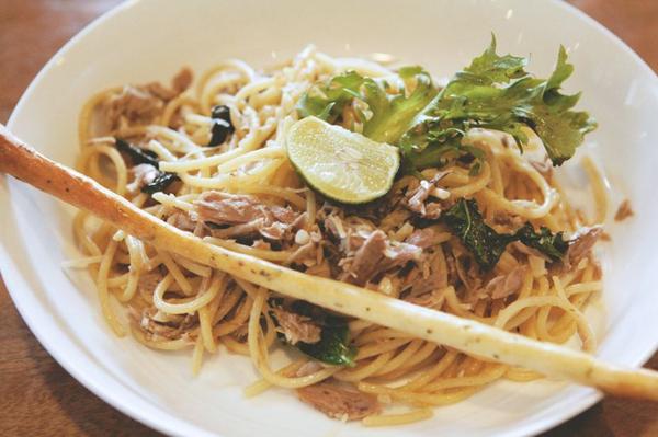 Kuliner_Bandung's tweet photo. Salah satu menu andalan @TwoCents_Coffee Spaghetti Cakalang! Pasta Lovers kudu coba! 022-4261336 Jl.Cimanuk No.2 http://t.co/lEi6S2NVMx