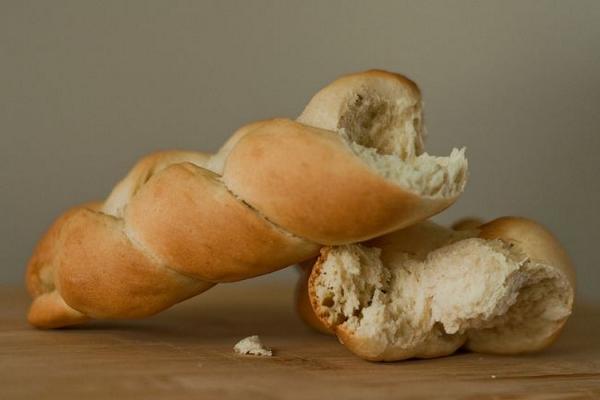 PANADERICANDELO's tweet photo. BOLLA DE PAN Y TRENZA http://t.co/LFx6SPwNnv