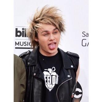 lukeheaders18 tweet picture