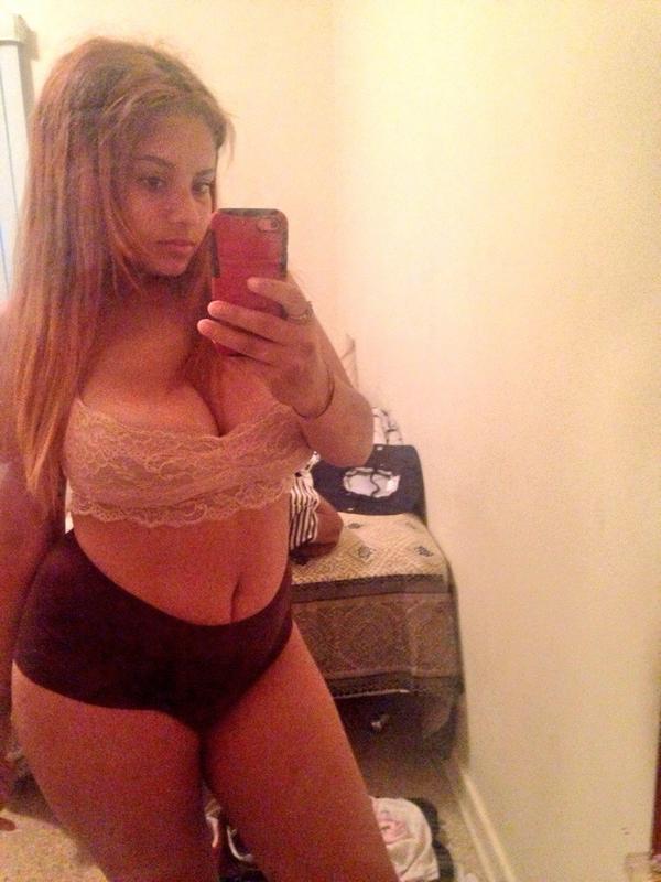 SweetMarieex3's tweet photo. β@modec6: @SweetMarieex3 Quote This W/ a Pic Showing Off Your Sexy Curves ππ #modec6β http://t.co/cKzFM1qk4w
