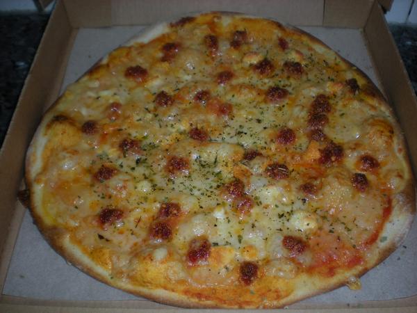 pizzeriaccamilo's tweet photo. Gent, Vacances del 3 al 24 d'agost !!! http://t.co/DxztuMg48b