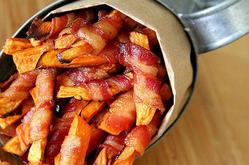 GoogleFoods's tweet photo. Bacon wrapped fries! http://t.co/tM4OlcxhrN
