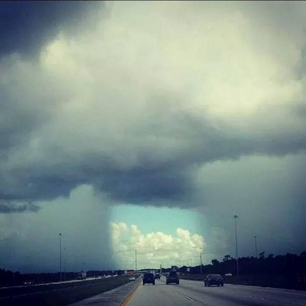FOX13News's tweet image. OK, Mother Nature, now you're just showing off: myfoxtampabay.com/story/26035487… #flwx