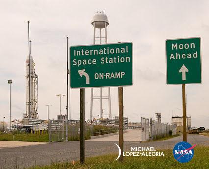 CommanderMLA's tweet image. Ha! Swing a left for the #ISS and stay straight for the moon! #SpaceHumor #WallopsFlightFacility