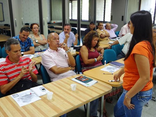 inquil_dignos's tweet photo. Continúa el trabajo con los actores sociales para la construcción de la propuesta de política pública de inquilinatos http://t.co/5erzrakzie