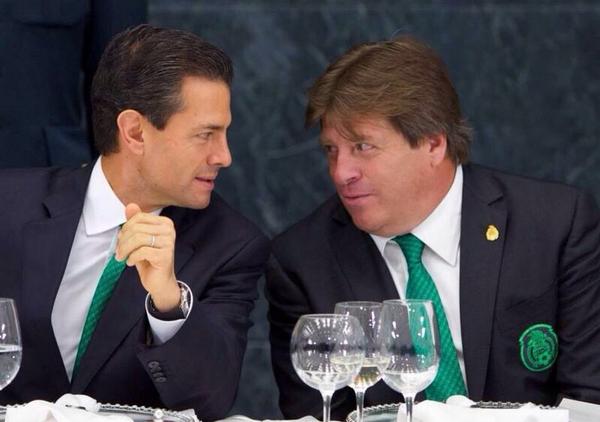 MiguelHerreraDT's tweet photo. Quiero agradecer al Presidente @EPN por la invitación a Los Pinos el día de ayer. http://t.co/4NLY4couFi