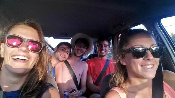 Rocio_LunaD's tweet photo. #selfie! ! @violeta__rg #punki #victor @josemariano1992 http://t.co/1eQL7qmWCs