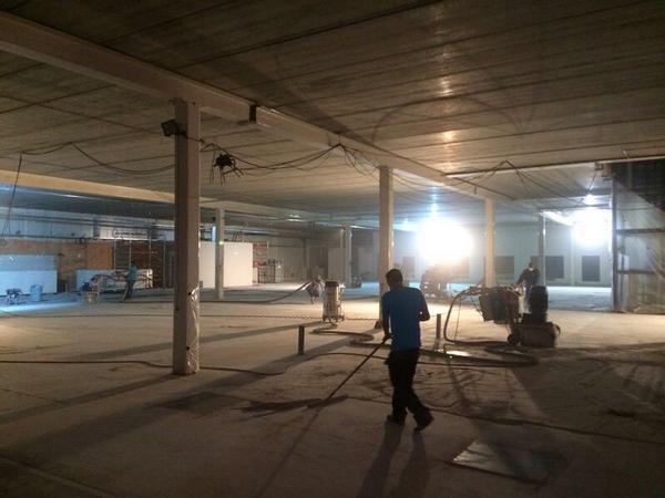 QlickDesign's tweet image. Nog steeds aan t werk!! Nachtwerk in Gouda!! #stralen #frezen #schuren