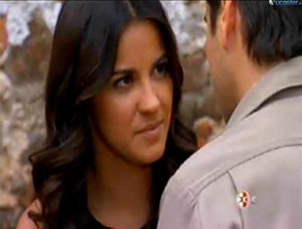 AngelaPerroni_'s tweet photo. RT @MaiteSonrieESP  #Capturas que hermosooo reencuentro de Esmeralda y Pablo #LaGata @MaiteOficial @DanArenas http://t.co/dPJGd21upC