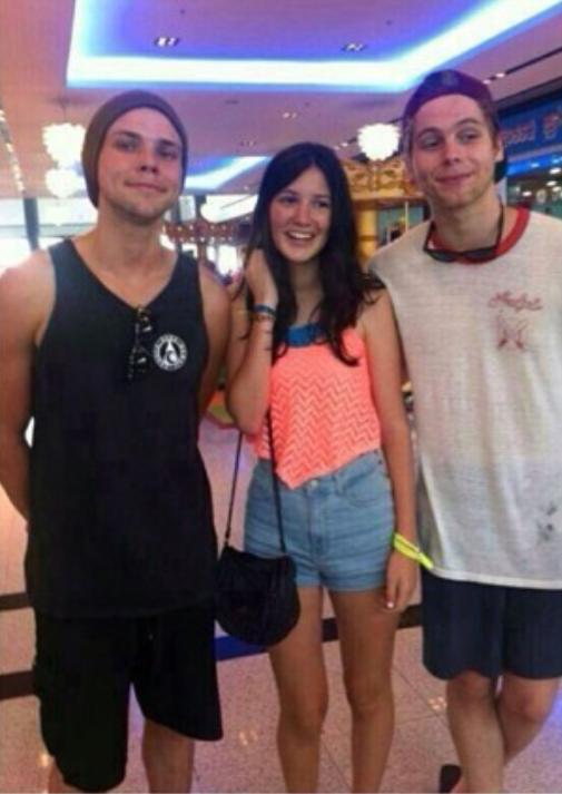 5sosFam tweet picture