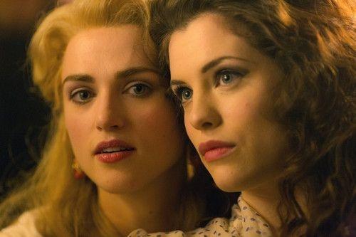 save_dracula's tweet photo. #SupportingSaveDracula #NetflixSaveDracula we want the girls back do you? http://t.co/nFHzWN64PD