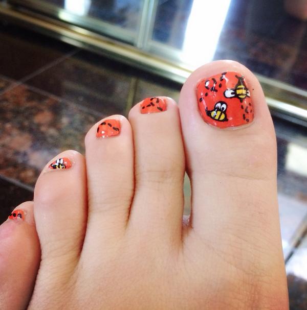sandy_leong's tweet image. Busy bee nail art in preparation for a busy week! Thanks @bloomessentials for the awesome #pedicure! #nailart #toes