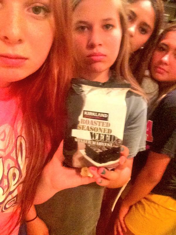 maddielowryyy's tweet photo. Why the cops came #dryweed http://t.co/YNjzmScsjy