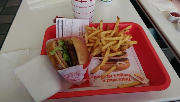 jay_voges's tweet photo. First time at Inn N Out today, but I think I prefer @Five_Guys http://t.co/mGauNisMsE