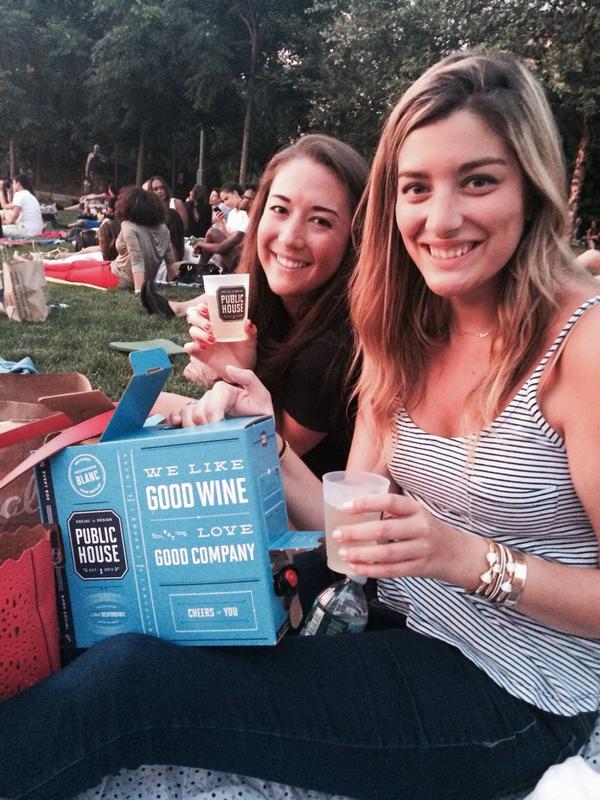 Danielleahey's tweet photo. Movie on the Hudson made complete with @publichousewine 🍷🌅 #summernights http://t.co/99yLKAMWXi