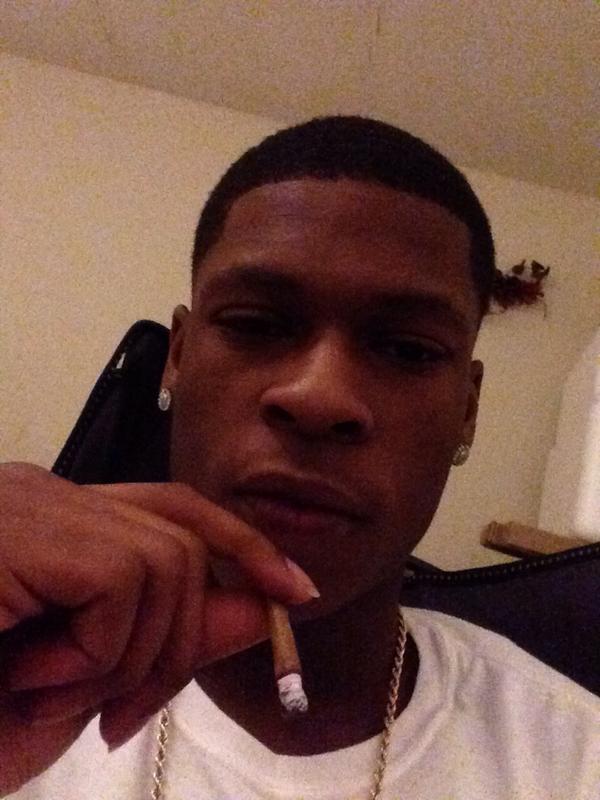 OfficialLIL_DEE's tweet photo. Now a nigga too high cause a nigga facing #DatShitCrazy โฝ๏ธโฝ๏ธ๐ช๐ช http://t.co/6do9Csxayz
