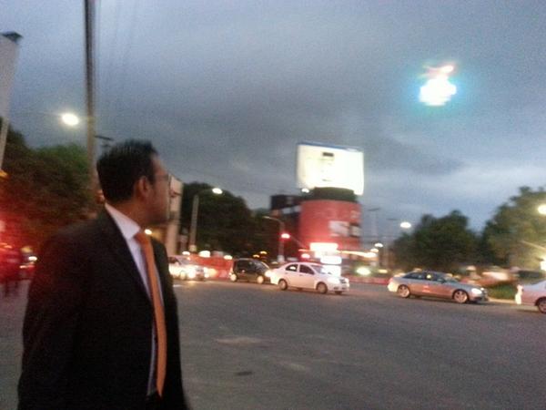 aritas1's tweet photo. @jaimemaussan1 creo que estoy viendo un Ovni en @M_Masaryk #Polanco #Masaryk #BrillaMéxico http://t.co/Vwobi0Q7Tj
