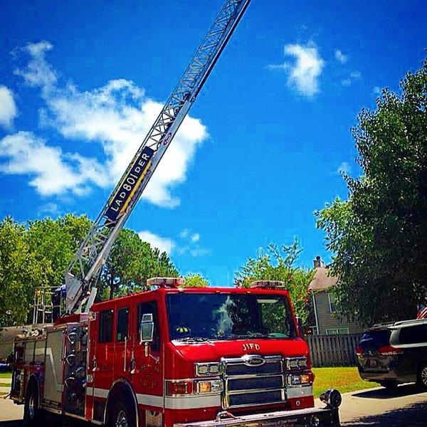 AFireStation's tweet image. Found this cool photo, not mine Love my ladder #ladderwork#ladder801#laddertruck#laddercompany#delta#deltaseat#ri...