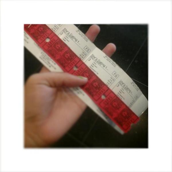 TocleAntonitte's tweet image. 1st day babyyy ❤❤❤  #NotSoLateUpload #YesterDate #SDTGNowShowing  #SevenOneSixOneFour #Kathniel4eves