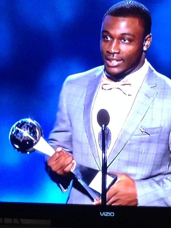 Smith_AU24's tweet photo. Came from nothing but look what he got!!!! U deserved dat moment Bruh! @chris11au http://t.co/8AFl07DgIr
