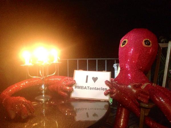 deinefreunde's tweet photo. Looking for a #MBAtentacles date with @MontereyAq http://t.co/qxGbZ934Wn