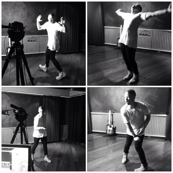 itisnathaniel's tweet image. Rehearsal time... Who wants new music!? Watch this damn space then 😜👍 #cantwaitforthis