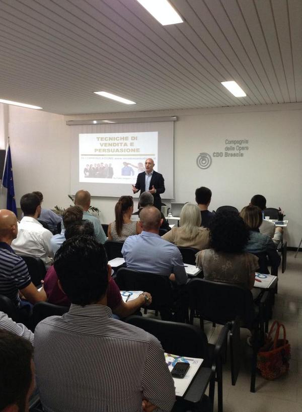 RikiCamo's tweet photo. 2° giornata del Corso "Tecniche di vendita e negoziazione" in @CDO_BS relatore Fabio Arrigoni #Incommunications http://t.co/WT5Q3nZZFD