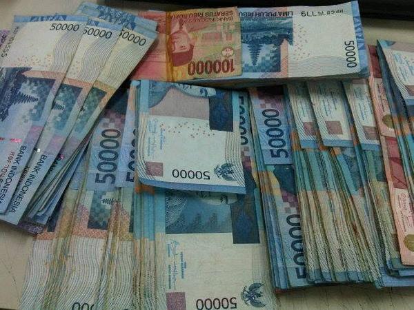 saputroarif's tweet photo. alhamdulillah udah turun THR
amin !! http://t.co/RPfBlyq5Mt