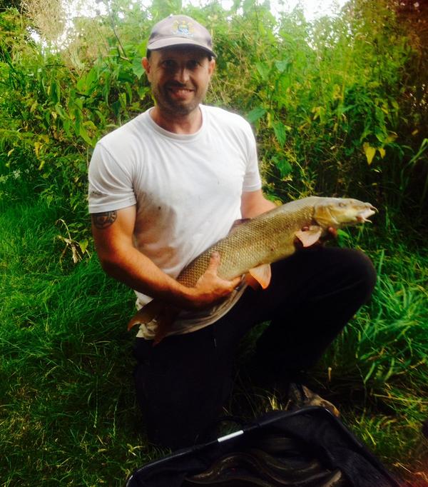PoleFishingMag's tweet photo. Foul hooked, pole caught barbel wins big river qualifier! Full story on the link below: http://t.co/VyeqWkUypk http://t.co/202tnJvE8j