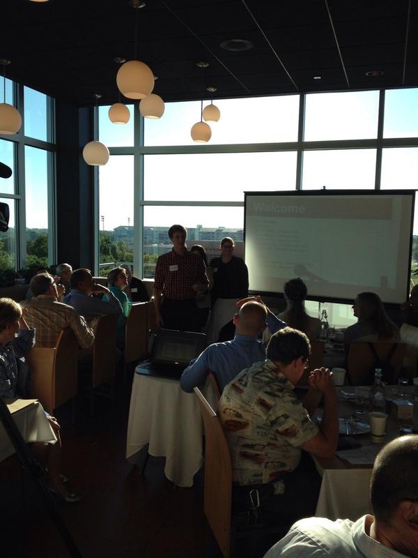 arschuitema's tweet image. IChallengeU Team BPW presenting #suckless campaign idea to community leaders @OAISDfuturePREP  @CityofHolland