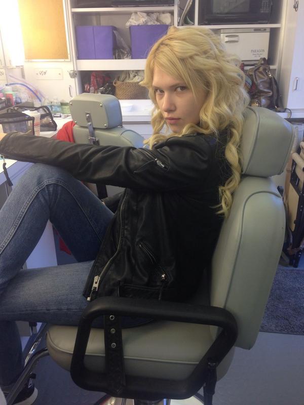 edensher's tweet photo. Poppin' pimples, listenin' to Shaggy &amp; staring at this beaut. Gr8 Thursday so far. @ClaudiaLeeLive #OutskirtsMovie http://t.co/5tXsKdQ2kH