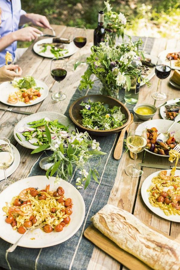 The #heatwave is on it's way! Cool down with these Summer dinner party recipes....  ow.ly/zg6p4