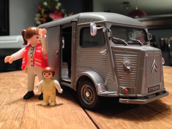 Citroen's tweet photo. We've found the perfect gift for your kids. #TypeH can never disappoint! Cc @playmobil http://t.co/fqzCdxbrLX