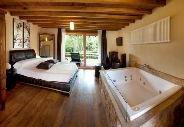 LaPosadadeSomo's tweet photo. Regalamos noche+desayuno en villa con jacuzzi XXL Para participar RT Y Siguenos Info en http://t.co/GqfdVGwSCa http://t.co/IleB0SSPPQ