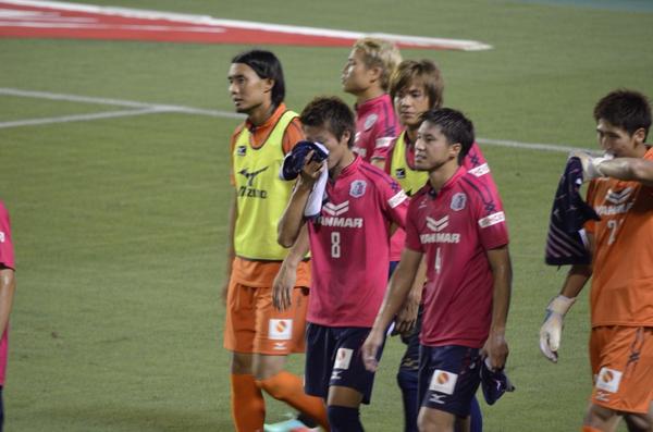 Y Cerezo セレッソ大阪 川崎フロンターレ 柿谷曜一朗 試合終了 涙が止まらない 慰める 染谷悠太 楠神順平 Http T Co Vnhbumxb Twitter