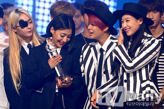 BsvZKvuCAAEBZiO.jpg:large